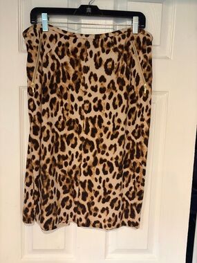 Chico's Leopard Print Pencil Skirt in Beige & Brown with Gold Zippers. Size 1.5
